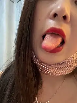 SSSniang- online show from March 3, 1:09 pm