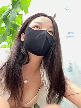 SSSniang- online show from June 4, 11:55 pm