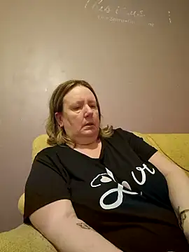 curvy girl71 online show from January 3, 6:57 pm