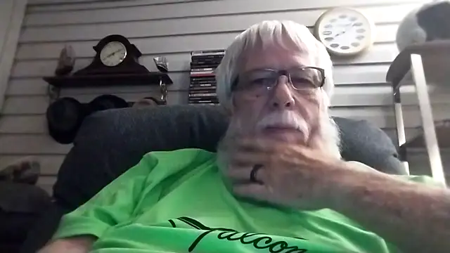 Snapshot of Futura_intx chatting on November 23, 2:11 am Futura intx online show from November 23, 2:11 am