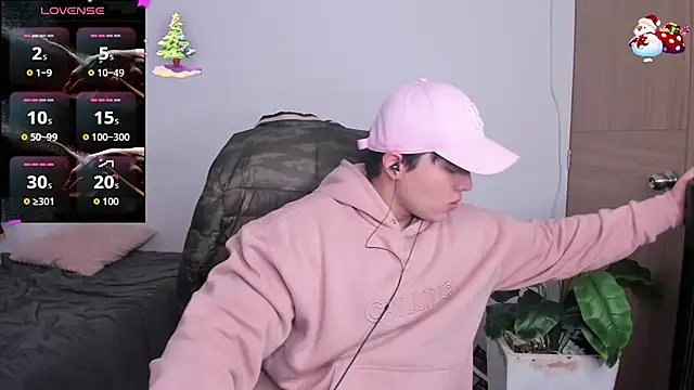 Snapshot of Thom_Ohtani chatting on November 17, 11:21 pm Thom Ohtani online show from November 17, 11:21 pm