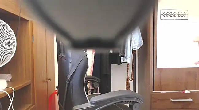 loirascorpio online show from February 19, 2:12 pm