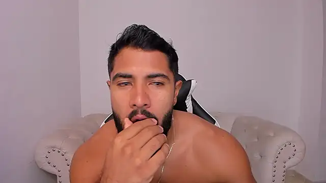 Santiago huntt online show from January 12, 12:32 pm