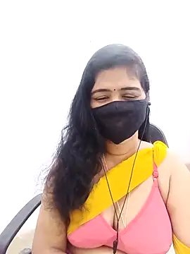 Snapshot of Lucky-Deepthi chatting on April 25, 11:46 pm Lucky-Deepthi online show from April 25, 11:46 pm