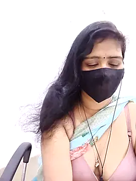 Snapshot of Lucky-Deepthi chatting on May 4, 11:12 pm Lucky-Deepthi online show from May 4, 11:12 pm