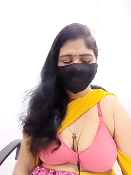 Snapshot of Lucky-Deepthi chatting on May 12, 9:34 pm Lucky-Deepthi online show from May 12, 9:34 pm