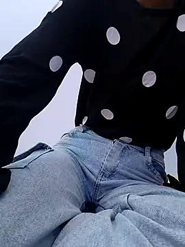 Snapshot of Barbie_183 chatting on March 6, 4:41 am Barbie 183 online show from March 6, 4:41 am