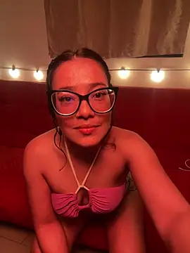 MadameNat online show from February 2, 4:15 am