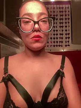 MadameNat online show from March 1, 7:30 am