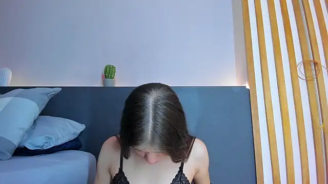 sara  jones gh online show from September 18, 11:45 am