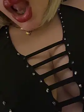 Snapshot of Maya_mimi chatting on March 13, 2:07 am Maya mimi online show from March 13, 2:07 am