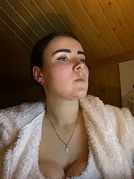 mewKate online show from March 18, 6:11 pm