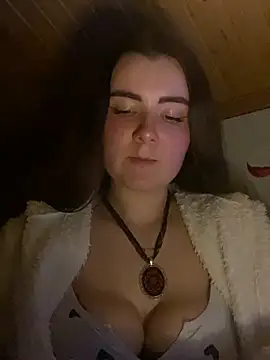 mewKate online show from April 15, 6:26 pm