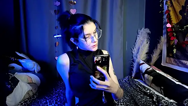 Hyeon Jin online show from February 24, 12:30 am