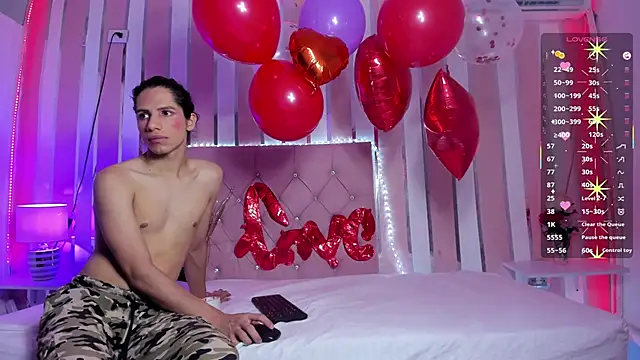 TylerBloom online show from February 11, 8:42 pm