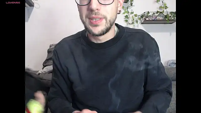 wawarruis online show from March 12, 11:33 pm