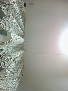 Lauren Amabel online show from April 22, 5:58 pm