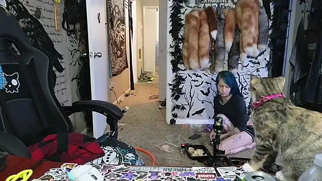 trashbrat online show from November 14, 6:23 am