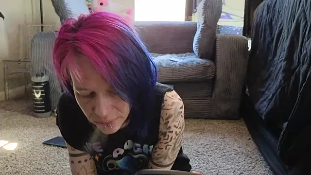 trashbrat online show from March 27, 10:20 pm