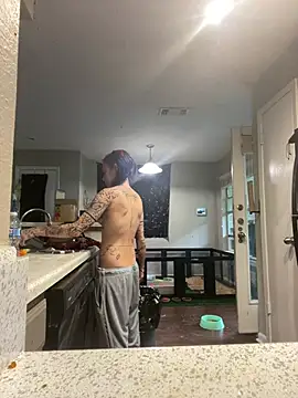 trashbrat online show from April 22, 10:33 pm