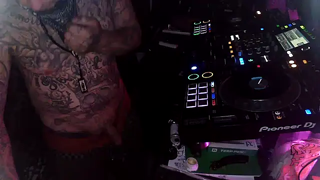 justthetip4209 online show from April 25, 5:54 pm