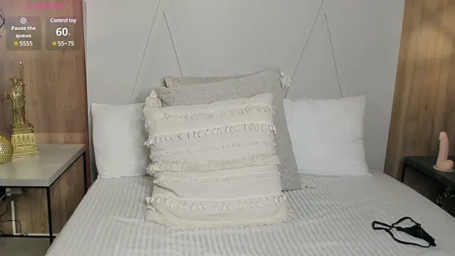 Blue Angell online show from January 19, 2:06 pm