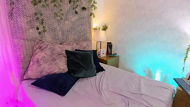 Snapshot of VeronicaOlson_ chatting on March 13, 7:53 am VeronicaOlson online show from March 13, 7:53 am