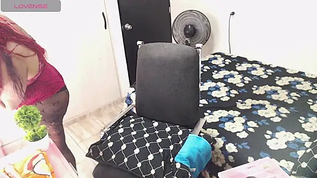 Snapshot of kimberly_bellu chatting on February 11, 11:44 pm kimberly bellu online show from February 11, 11:44 pm