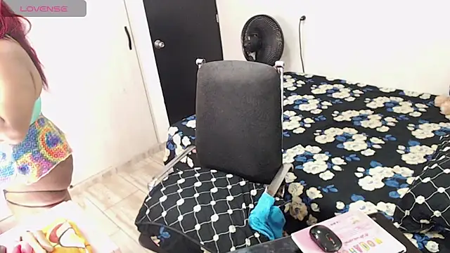 Snapshot of kimberly_bellu chatting on February 13, 3:18 am kimberly bellu online show from February 13, 3:18 am