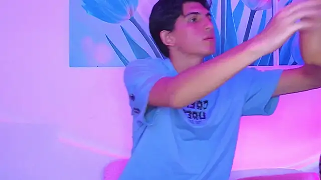 Ana and Leo online show from December 4, 2:37 pm