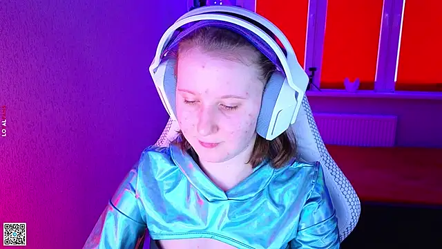 mon lola online show from November 26, 10:16 am