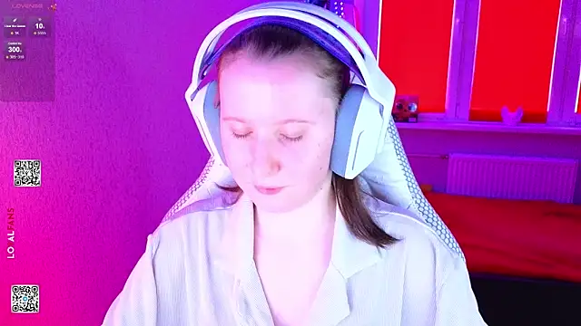 mon lola online show from March 4, 12:00 pm