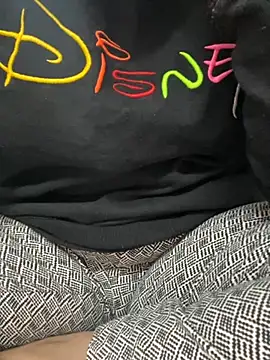 Snapshot of Red-Magic-25 chatting on November 16, 5:57 am Red-Magic-25 online show from November 16, 5:57 am