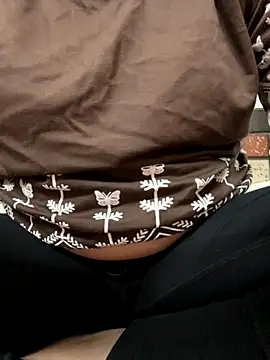 Snapshot of Red-Magic-25 chatting on November 20, 6:35 am Red-Magic-25 online show from November 20, 6:35 am