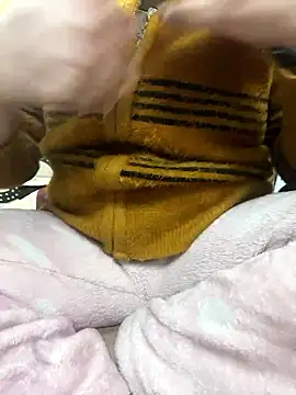 Red-Magic-25 online show from January 11, 8:52 am