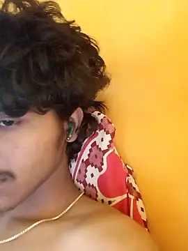 CosmicEmuu online show from January 23, 11:15 am