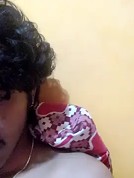 CosmicEmuu online show from January 28, 5:35 pm