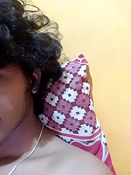 CosmicEmuu online show from February 27, 7:58 pm