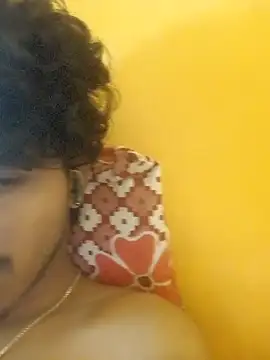 CosmicEmuu online show from January 8, 9:22 am