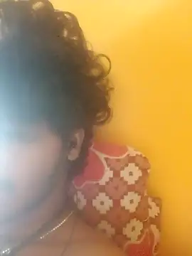 CosmicEmuu online show from March 9, 7:01 am