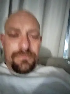 Snapshot of jayjay198080 chatting on March 17, 6:51 am jayjay198080 online show from March 17, 6:51 am