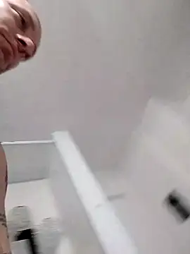 Snapshot of jayjay198080 chatting on March 20, 1:37 pm jayjay198080 online show from March 20, 1:37 pm