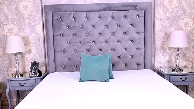 Snapshot of LexiRiley chatting on December 4, 6:12 am LexiRiley online show from December 4, 6:12 am