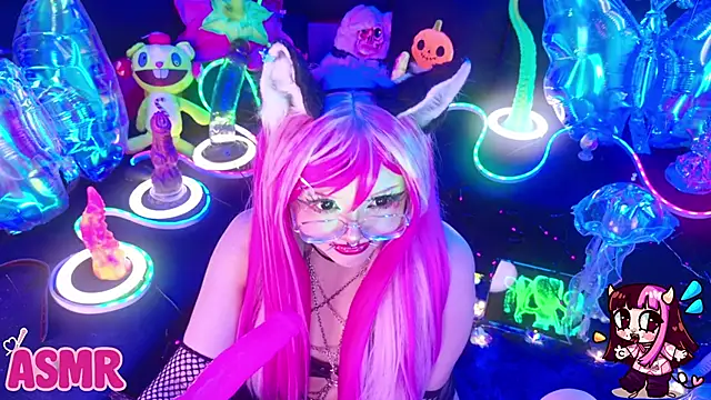 LaytonBox online show from February 16, 1:40 pm