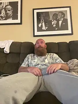 Snapshot of 32XRedBeard chatting on April 27, 11:58 pm 32XRedBeard online show from April 27, 11:58 pm