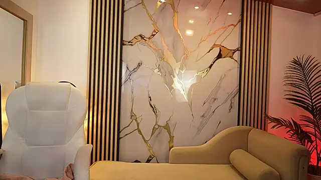 Emma Walkerr  online show from April 10, 7:07 pm