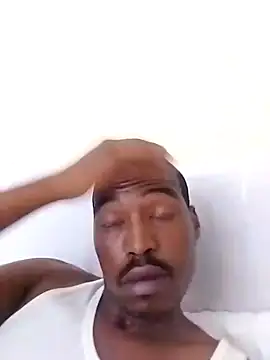 Snapshot of YKTV_ chatting on January 6, 8:28 pm YKTV online show from January 6, 8:28 pm