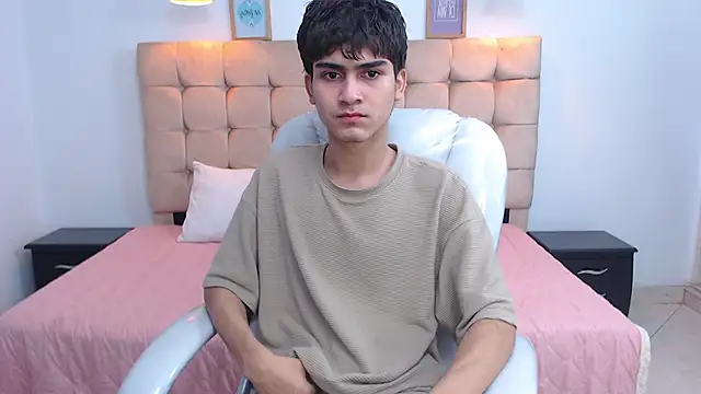 Tommy18   online show from February 4, 6:36 am