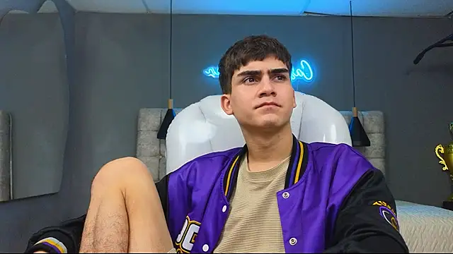 Tommy18   online show from March 2, 6:37 am