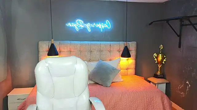 Tommy18   online show from March 7, 12:12 pm